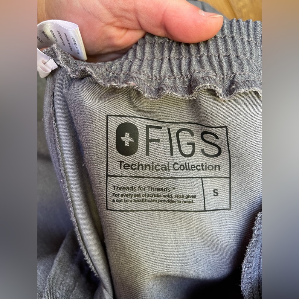 Figs Light Gray Set Small - image 4